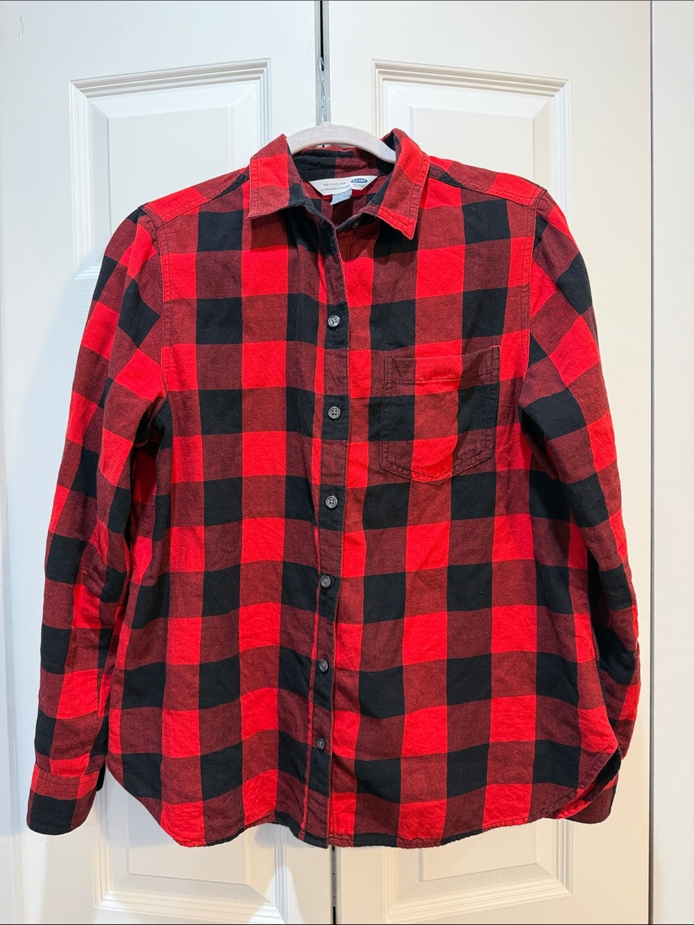 Old Navy Women’s Red and Black Buffalo Plaid Button-Up Shirt Size L 100% Cotton